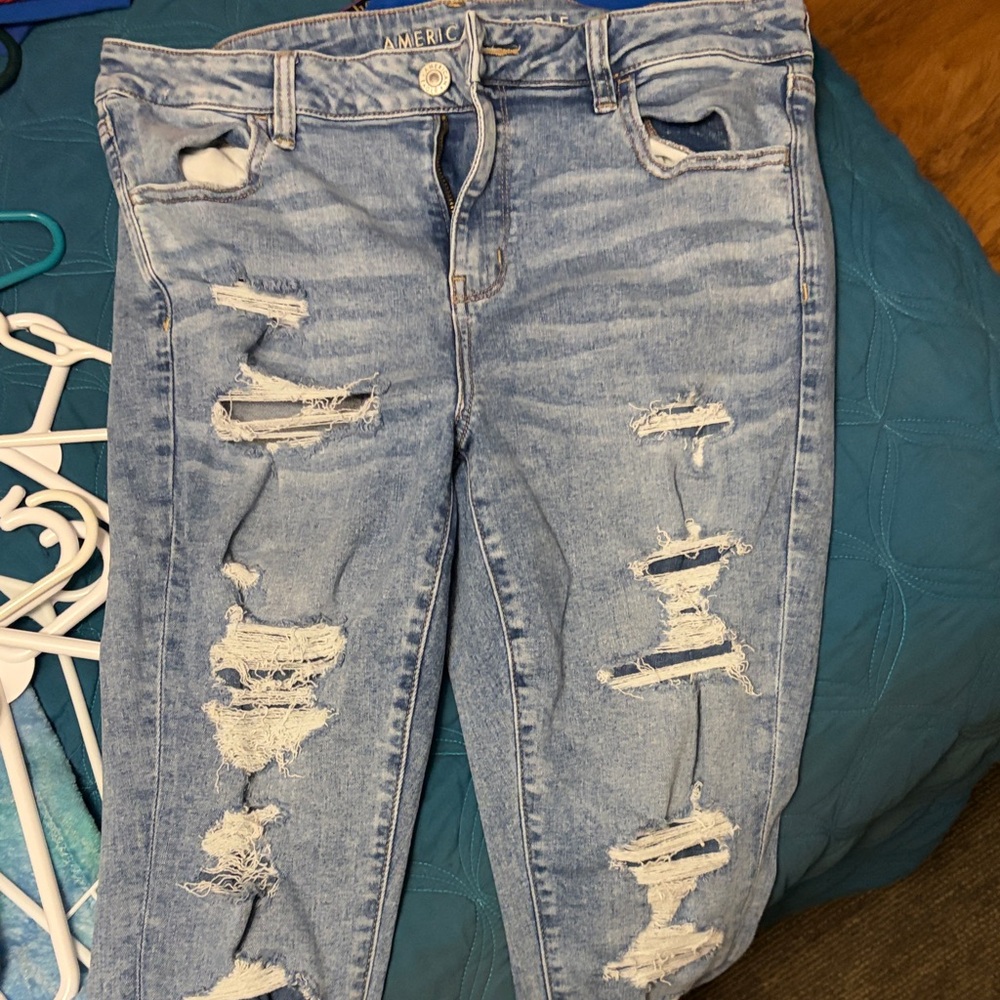 American Eagle Outfitters Women's Light Blue Distressed Skinny Jeans